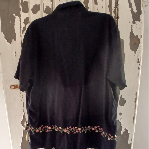 BUTTON UP SHORT SLEEVED EMBROIDERED SHIRT LARGE BY OLD NAVY - Picture 4 of 5